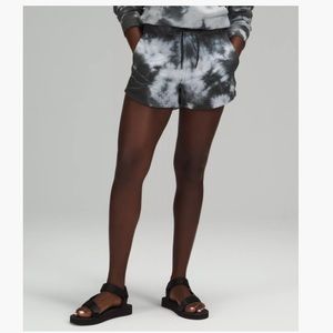 Lululemon Inner Glow Earth Dye 3” Short